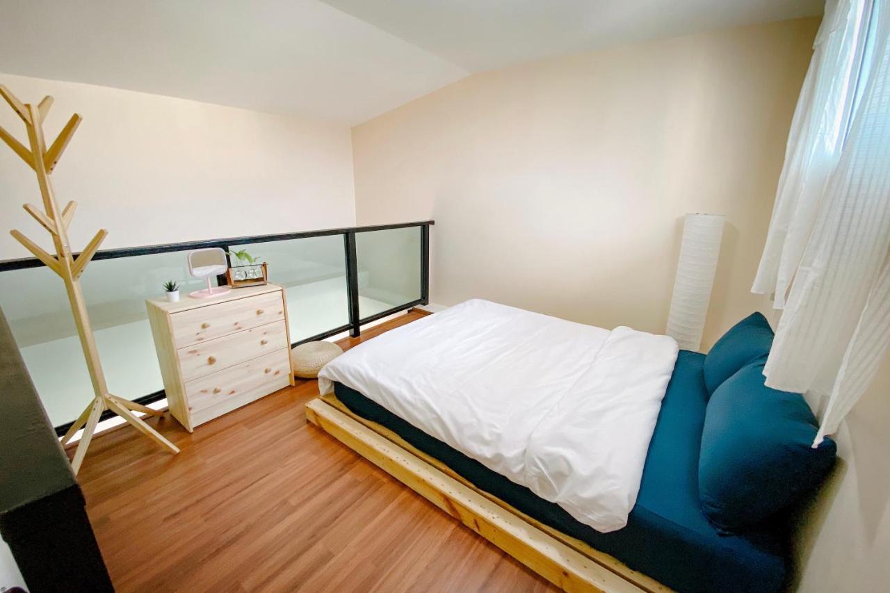 Small Space Cafe & Hostel Банкок Екстериор снимка