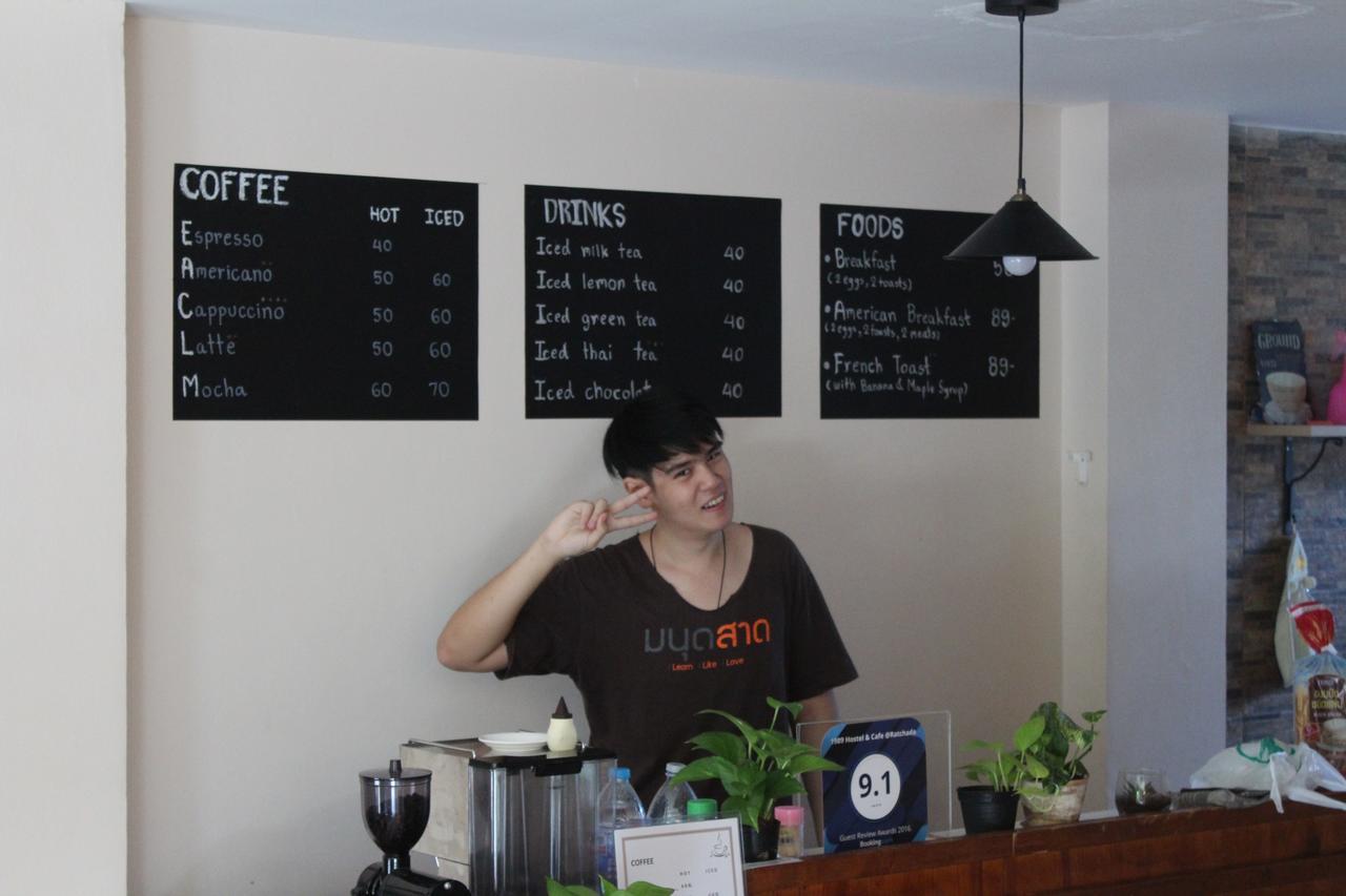 Small Space Cafe & Hostel Банкок Екстериор снимка